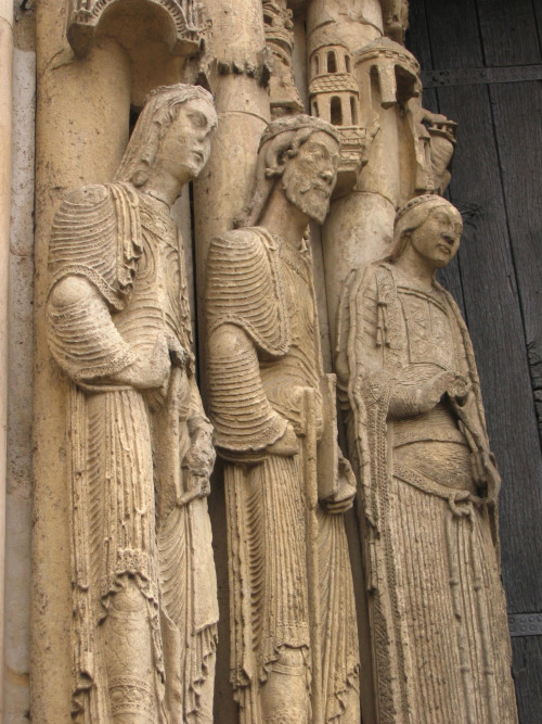 Sculptures on the exterior of the Cathedral of Notre-Dame de Chartres, 1130-60