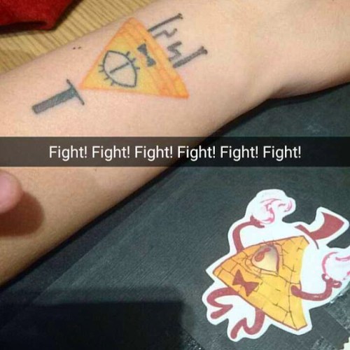 @negativepotato and his sketchbook’s sticker spotted my tattoo and shit got intense #gravityfalls #