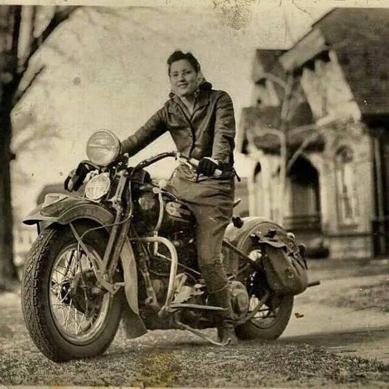 hotrodzandpinups:Old school