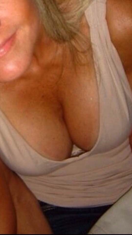 exposefree:  Submission So sexy  Kik geeewhiz  exposefree@aol.co.uk Female photos