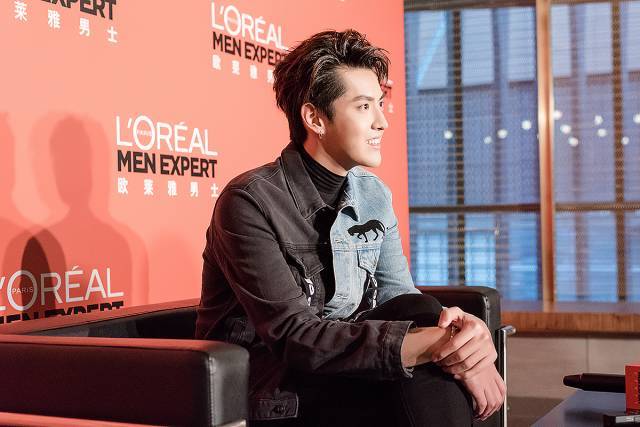 Kris Wu is Attracted to Young, Long-legged Girls –