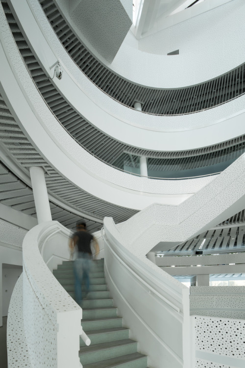 archatlas:  Nanjing Green Light HouseArchiland International would all like to produce more ‘green’ buildings with lower energy consumption or low carbon emission.. The challenge is at the same time to make this necessary new buildings even more