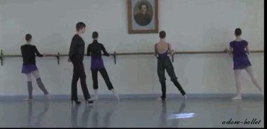 adore-ballet:  Vaganova Ballet Academy 