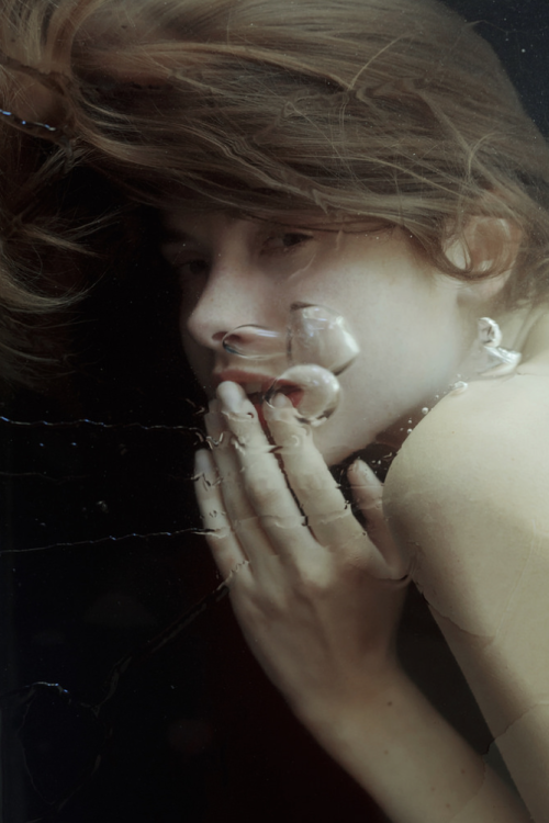 Porn Pics inferior:  silence By Marta Bevacqua