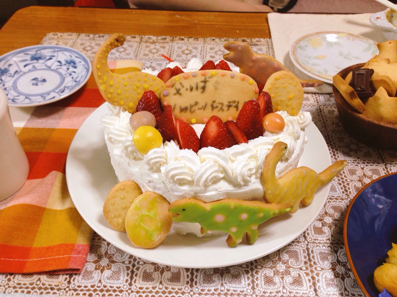 tomomil:  誕生日を迎えた家族にお祝いのケーキを。 ケーキ屋さんみたいなふわふわ軽いスポンジは、どうしたらできるのでしょうか。