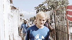 mrjackgleeson:    →  jack gleeson + being funny“Yeah, I fish, therefore I’m like Joffrey.”