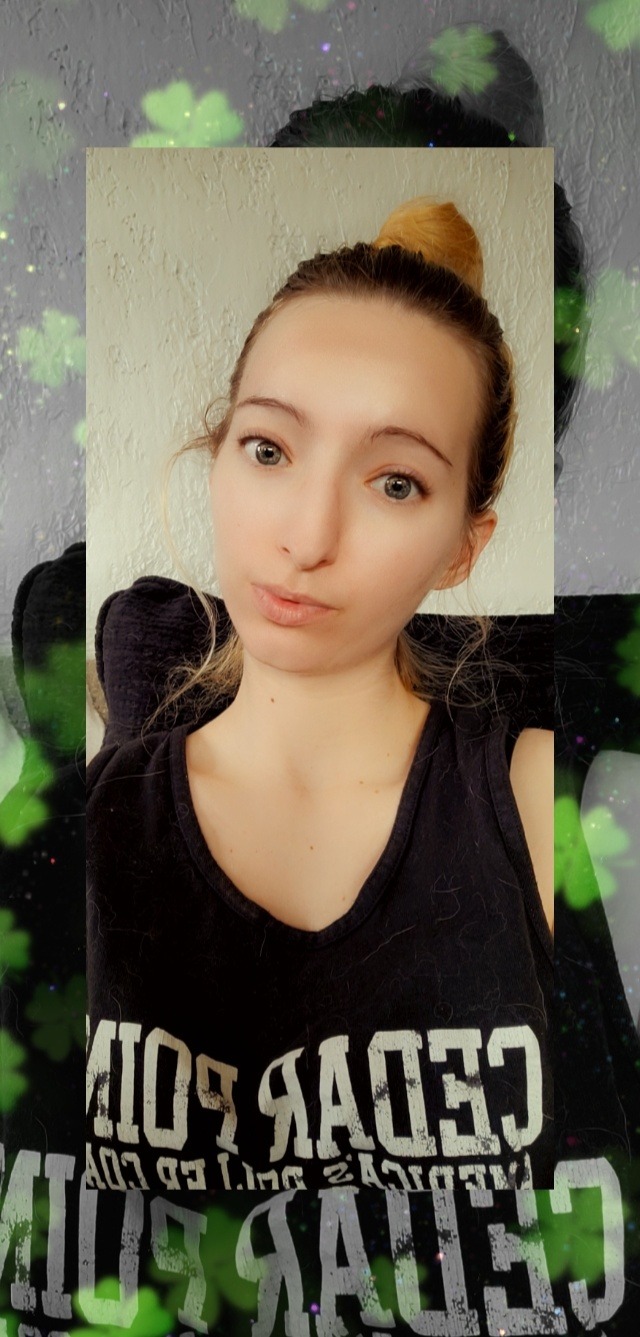 katiiie-lynn:Not wearing green today oops 🍀💋Happy St. Patty’s Day 💚  My gorgeous girl 😍😍🥰😘🥺 
