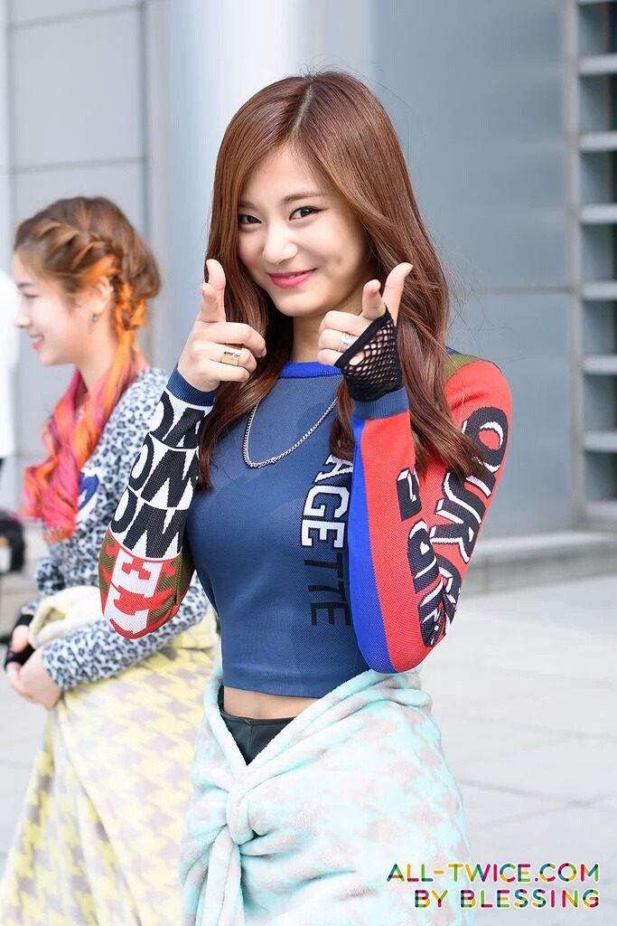 jeonkookedaf:  CHOU TZUYU IS SUCH A GODDESS ; u ;