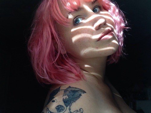 lady-neurotica:  Shadows and Light
