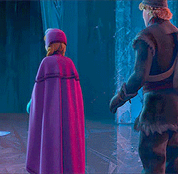 theladyarendelle:frozen—-disney:•Kristoff protecting Anna / putting Anna’s life before his own
