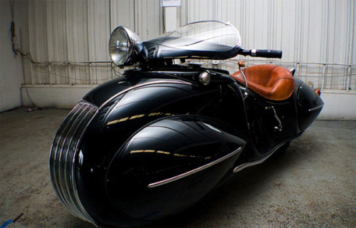 theremina:1930 Art Deco Henderson“It’s a 1930 Henderson that was customized before WW2 by a fellow c