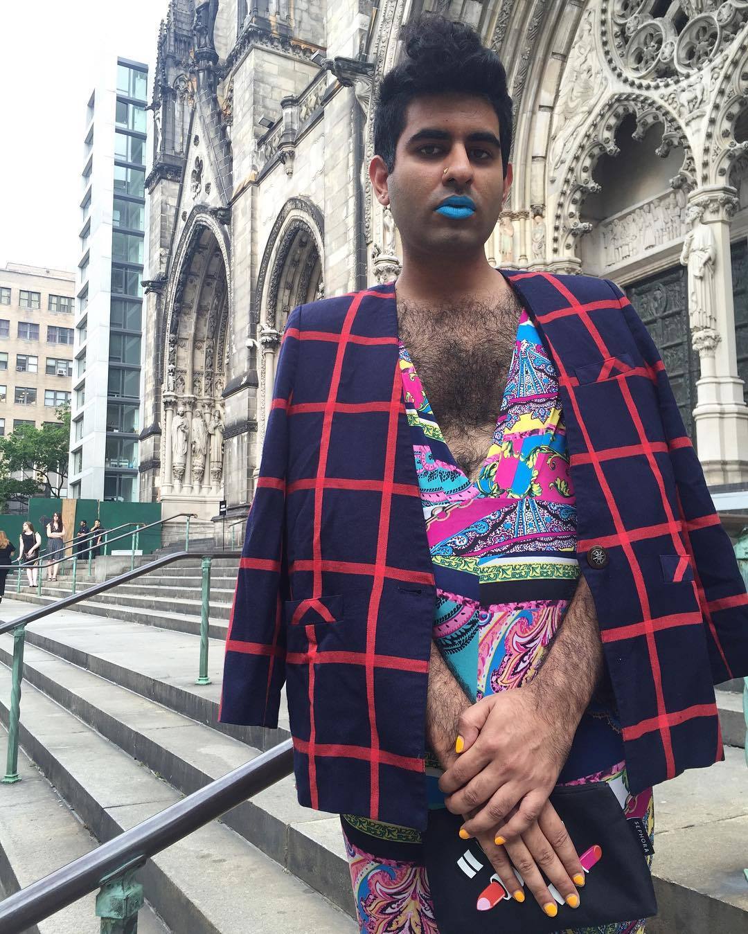 dapperandswag:    darkmatterpoetry: maybe she was born with it, maybe she doesn’t