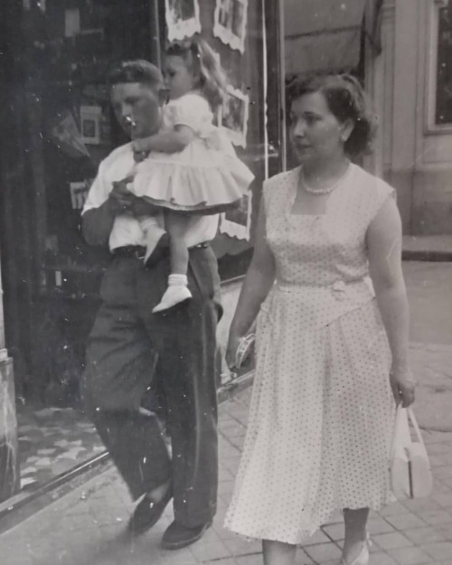 The fashionable grandparents of @maud_clybw during their vacations in 1958. ❤️ Wow! Your grandmother