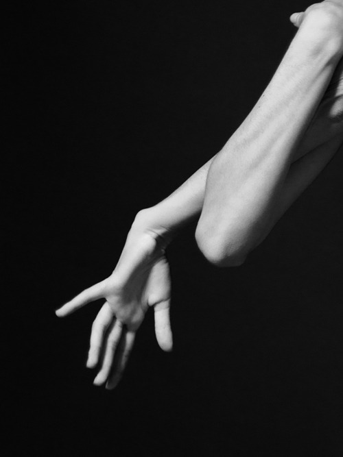 vangardmag:Photographer Jonathan Waiter