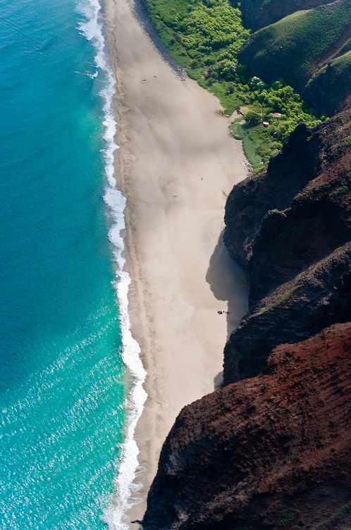 califoreign:  CaliForeign | Elly Winstead | Kauai