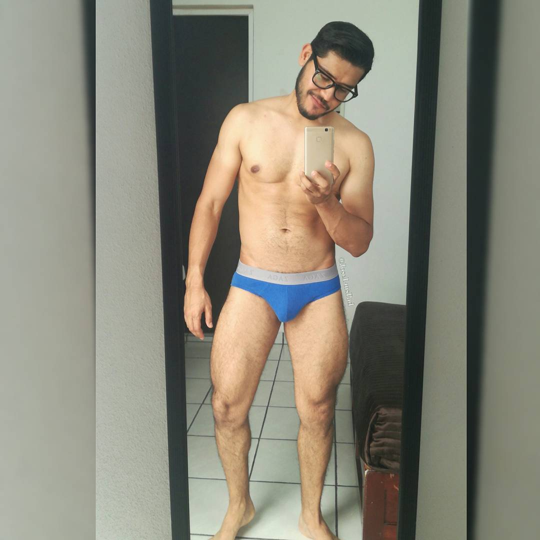chicosguaposlindos:  Jose Luis pad 01