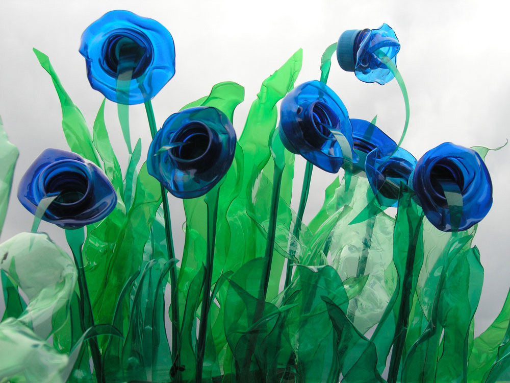 itscolossal:Recycled PET Plastic Bottle Plant Sculptures by Veronika Richterová