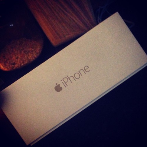 Cheeky wee iphone 6 #christmascameearly #iphone6 #weepresent #frommetome