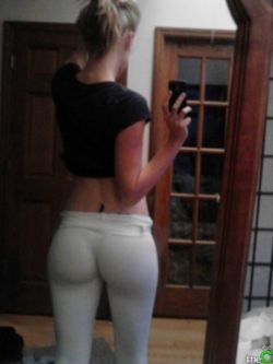 babezinyogapants:  Yoga Pants