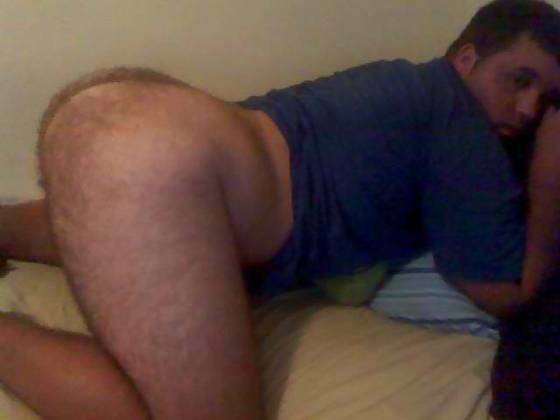 manbuttsrule:  Seduce me with that big, hairy ass.