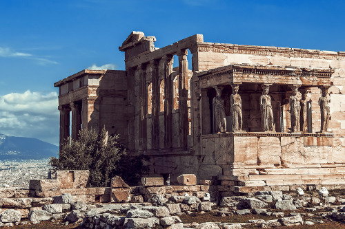 2seeitall:Beauty and art: The Erechtheum - More Greece here