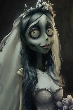 distantpassion:  Tu bella sonrisa no se puede comprar… ¿qué hay de tu pulso?.(Your beautiful smile can not be bought … what’s your pulse?.) Corpse Bride 