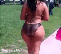 ronshay78:  thejiggyjifs:  Bikini Booty   Smh
