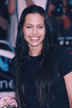 fauxhy:  supermodelgif: Angelina Jolie in London, 2000   gawdamn