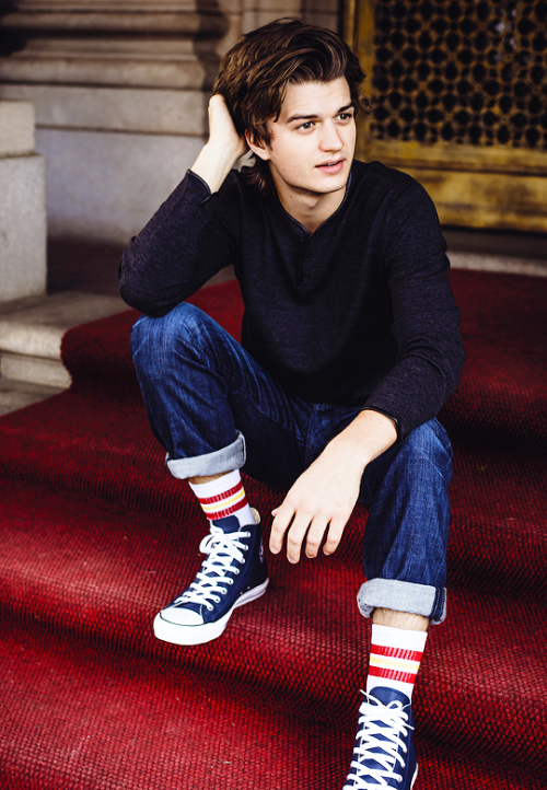 mancandykings:Joe Keery by Sharon Renee 