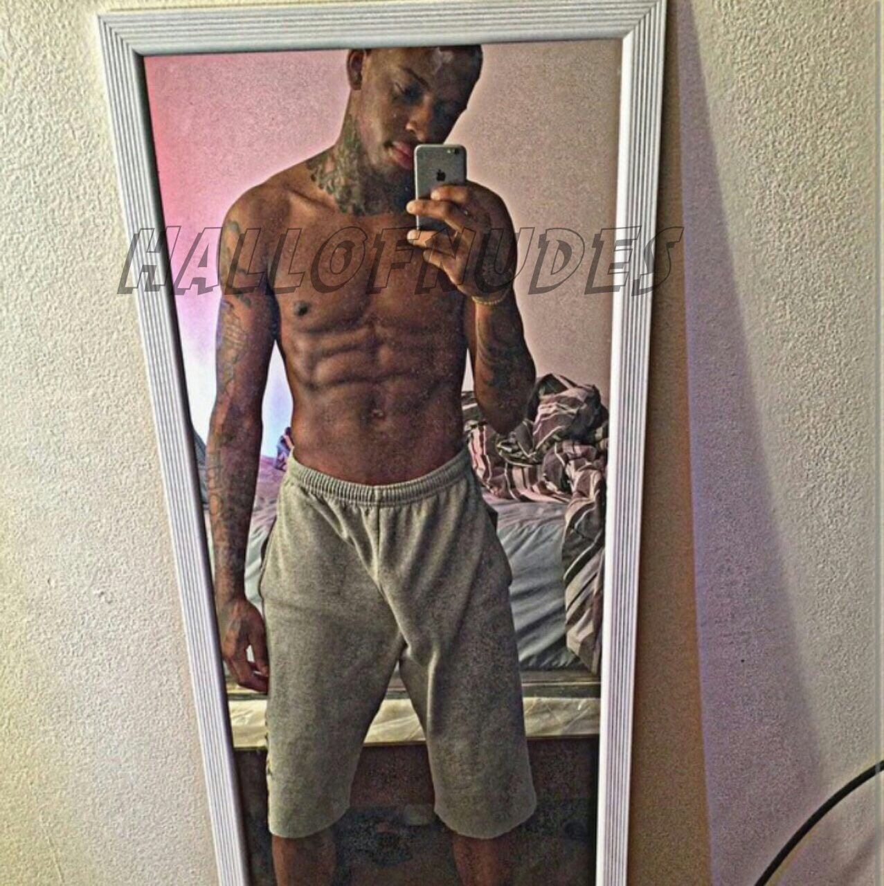 fuckuright:  hallofnudes:  Y’all be sleepin on dark skinned dudes but they are