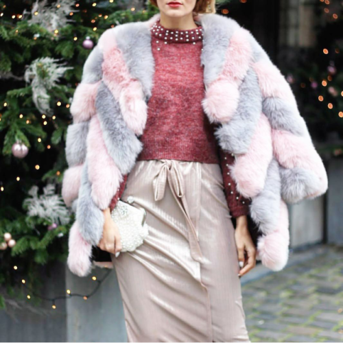 The perfect coat for Valentine&rsquo;s Day. Style blogger @ruxandraioana featuring her faux