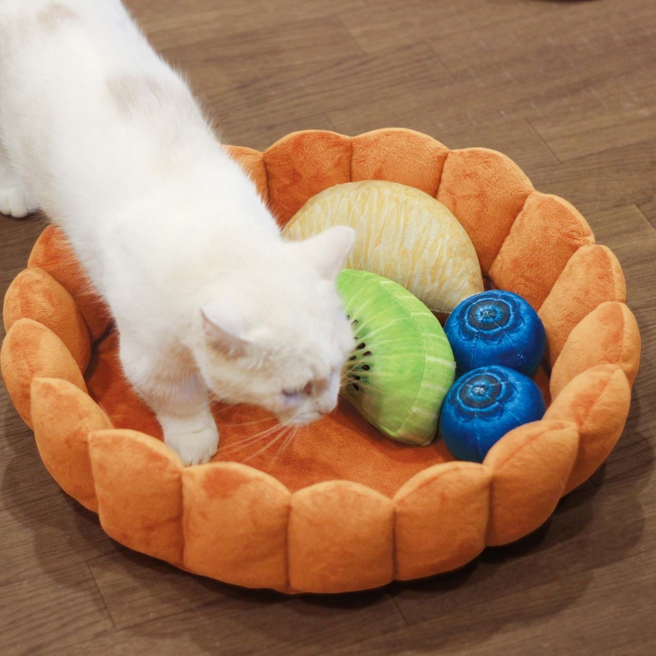 archiemcphee:   Japanese retailer Felissimo has created a way to make our cats appear