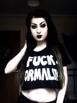 creepsvillecentral666:  Fuck normality.