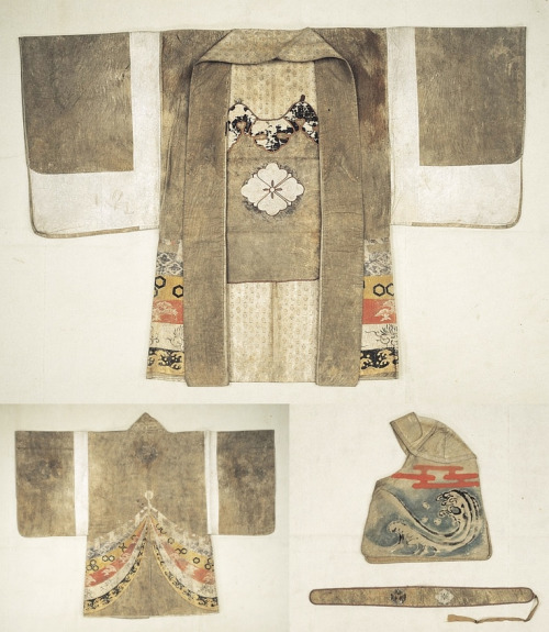 yorkeantiquetextiles:Antique samurai kaji haori, zukin, muneate, and ate-obi.  Via Pinterest