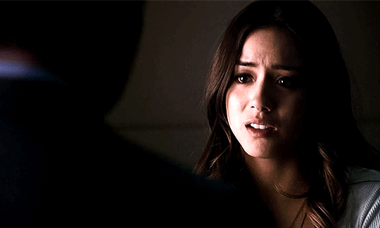 Daisy Johnson Gifs Marvelsaos Skye Daisy Coulson Sarge Hugging
