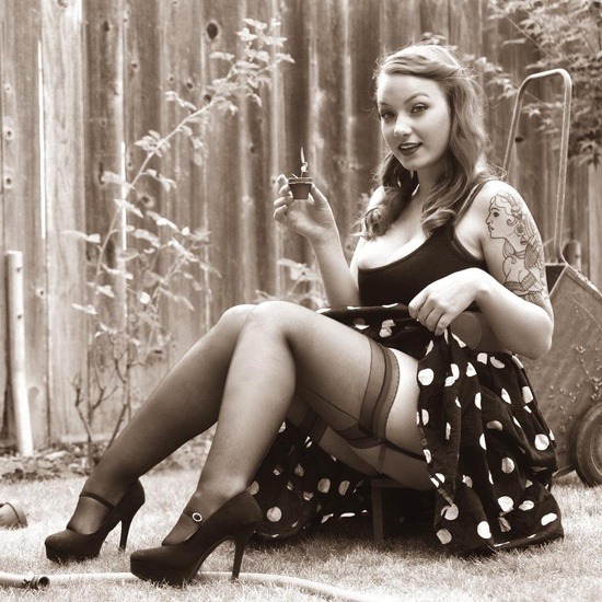 alternative-pinup:  Alternative PinupPinup Twitter