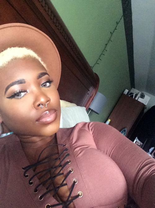 hannahbeex3:  Nude x Melanin