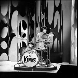 kindakinks:Mick Avory and Pete Quaife on