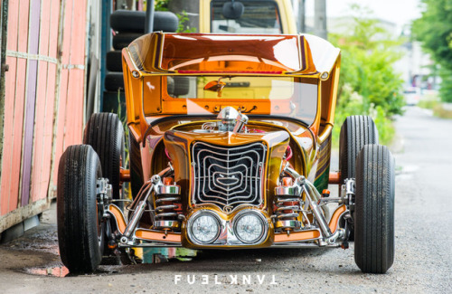 justahillbillyfromouterspace: Paradise Road: Home To The Wild Galaxian 1927 Ford Model T Roadster Hot Rod … Tokyo Japan