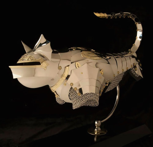 treasures-and-beauty: mayahan: Artist, Jeff de Boer, Creates Cat And Mice Armor Based On Different H