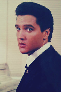 if-i-can-dream-of-elvis:  Elvis Presley 🎀 