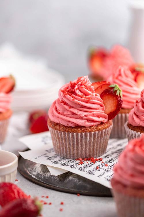 Vegan strawberry cupcakes