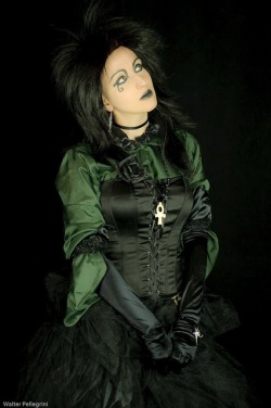 Victorian-Goth:  Victorian Goth  Http://Victorian-Goth.tumblr.com/