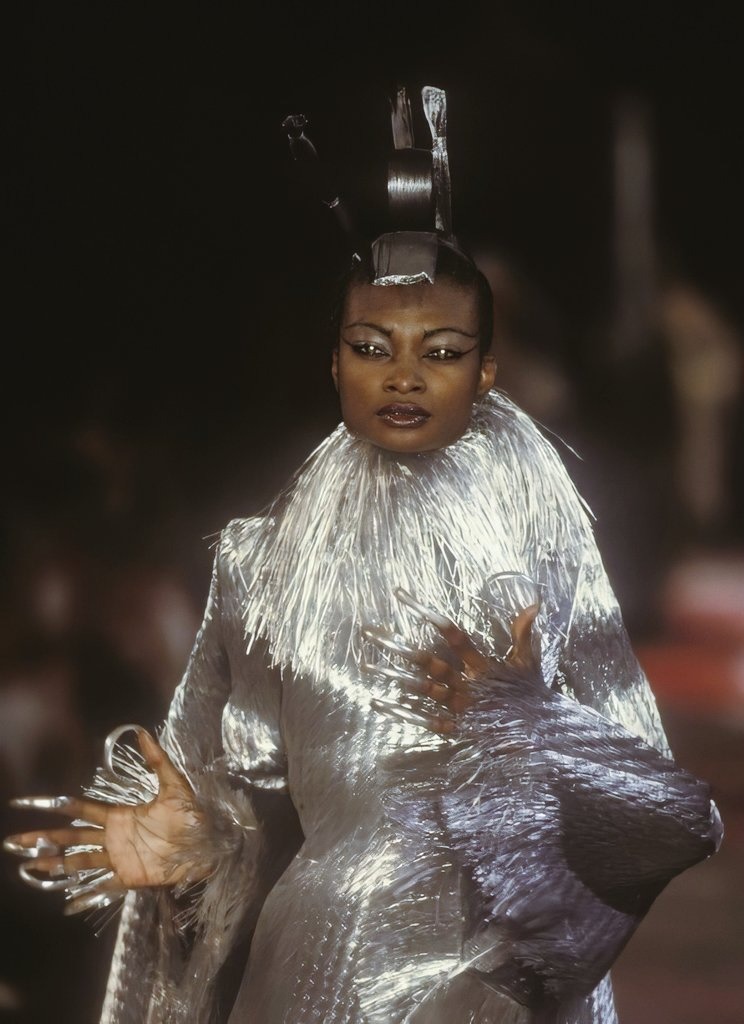 2001hz:Debra Shaw for Givenchy Haute Couture Fall/Winter By: Alexander McQueen (1997)