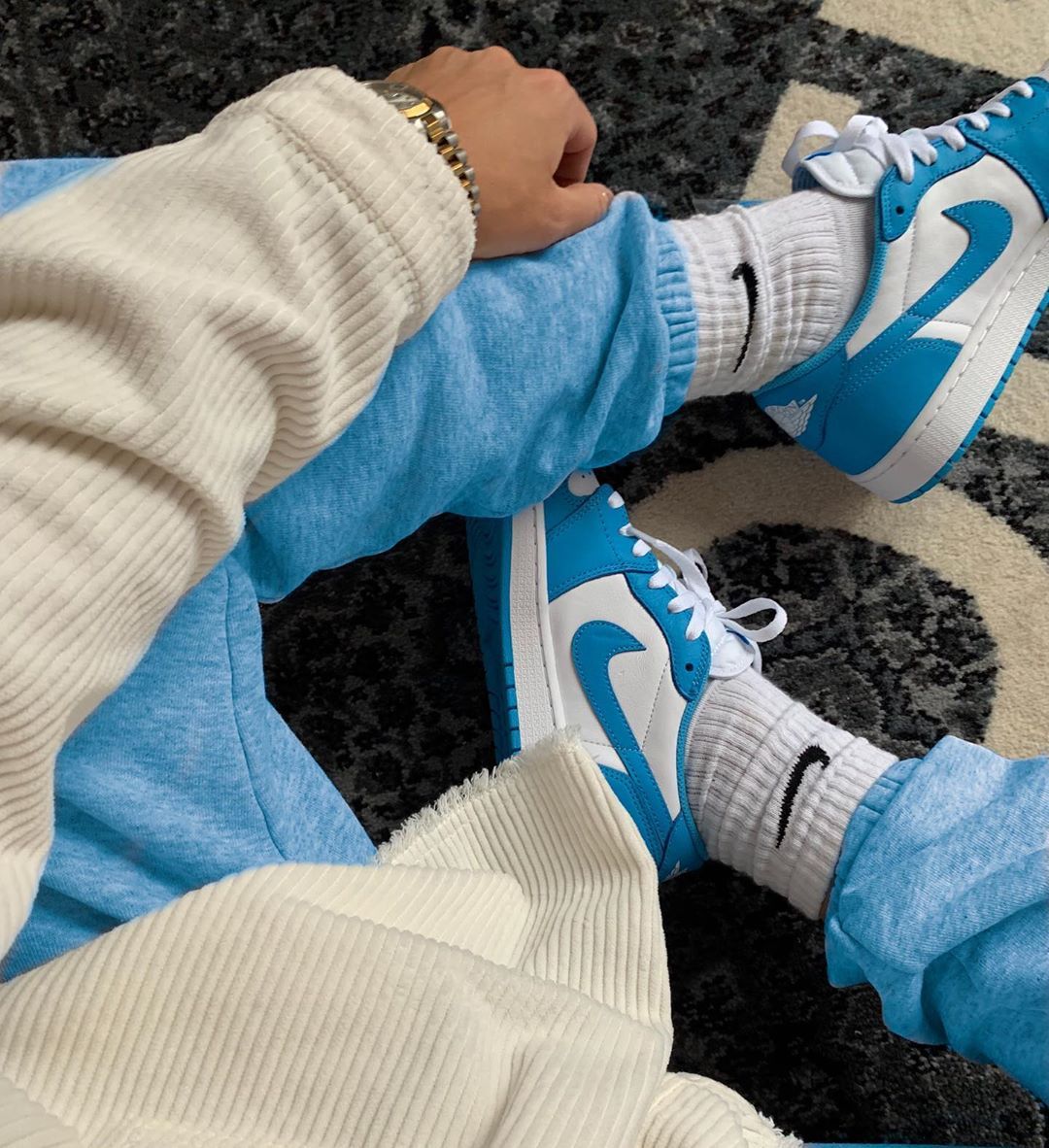 jordan 1 low sb unc