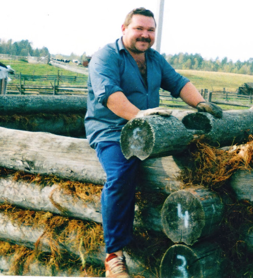 this is my handsome husbear in the early 1990s. he used to be a farmer back then (on his own farm).