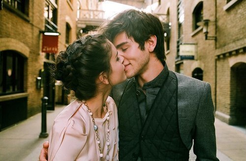 closings:  (｡◕‿◕｡) on We Heart It. http://weheartit.com/entry/40516988/via/jill3