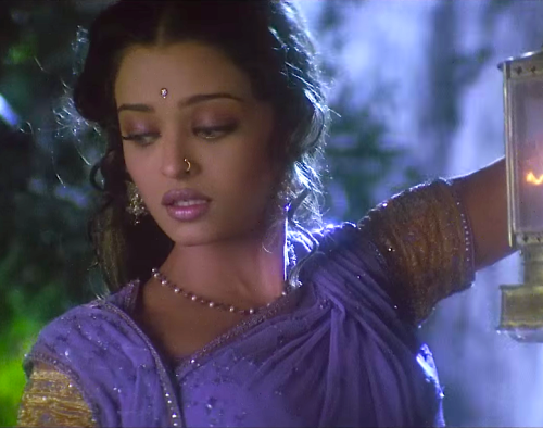 mademoisellelapiquante:Aishwarya Rai as Parvati (Paro) in Devdas - 2002