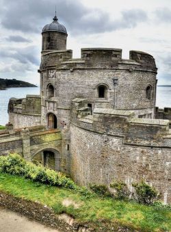 pagewoman:  St Mawes Castle, Cornwall by Baz