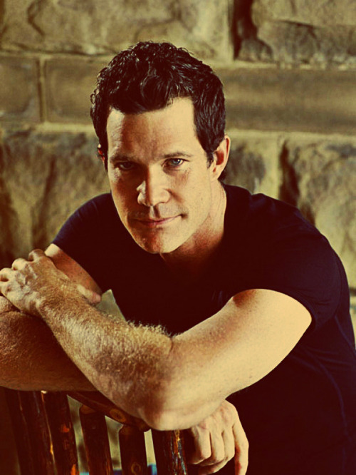 hotfamous-men:  Dylan Walsh